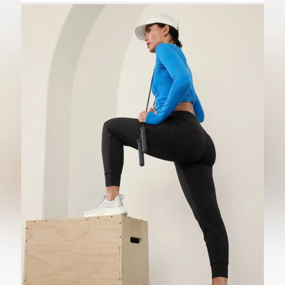 NWT Athleta RAINIER MID RISE JOGGER -blue compression fabric w/ brushed interior - Picture 9 of 13